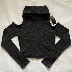 BNWT Hollister mock neck cold shoulder top
